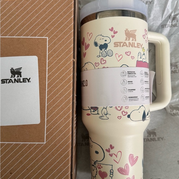 Stanley Snoopy Travel Mug - Picture 4 of 4